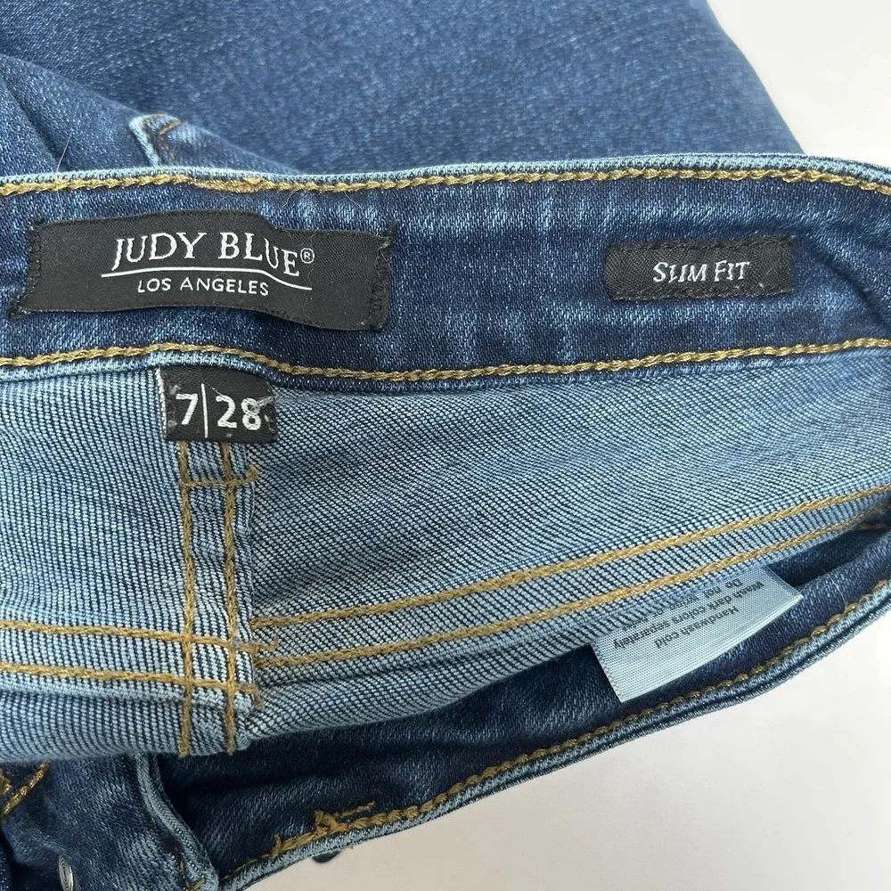 Judy Blue Slim Fit Hi-Rise Jean Size 7/28 Style #84136 Minor Distressing Raw Hem - Picture 2 of 6